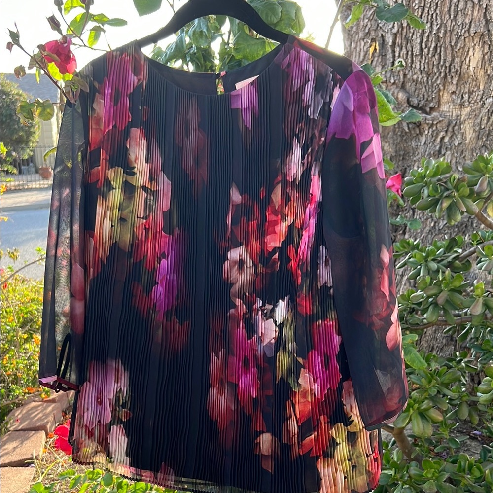 Ted Baker London Black and Pink Pleated 3/4 Sleeve Blouse